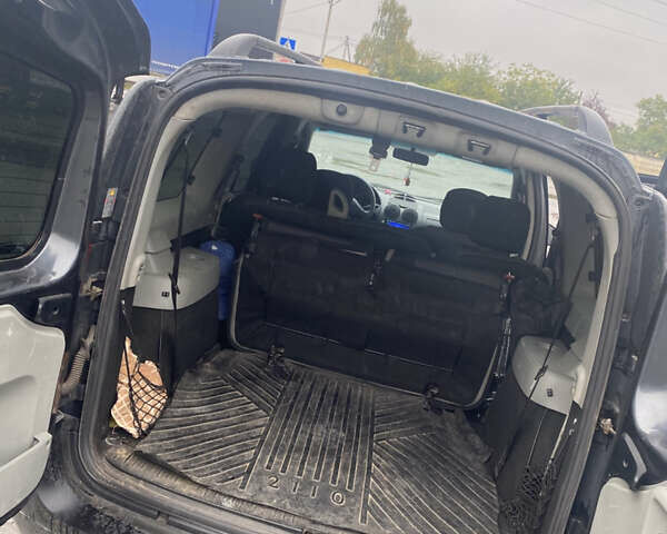 Сірий Дачія Logan, об'ємом двигуна 1.6 л та пробігом 290 тис. км за 5200 $, фото 14 на Automoto.ua