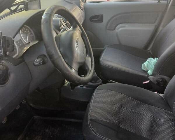 Серый Дачия Логан, объемом двигателя 1.6 л и пробегом 275 тыс. км за 4200 $, фото 11 на Automoto.ua