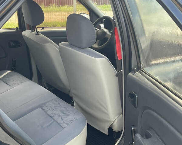 Сірий Дачія Logan, об'ємом двигуна 1.39 л та пробігом 225 тис. км за 3200 $, фото 3 на Automoto.ua