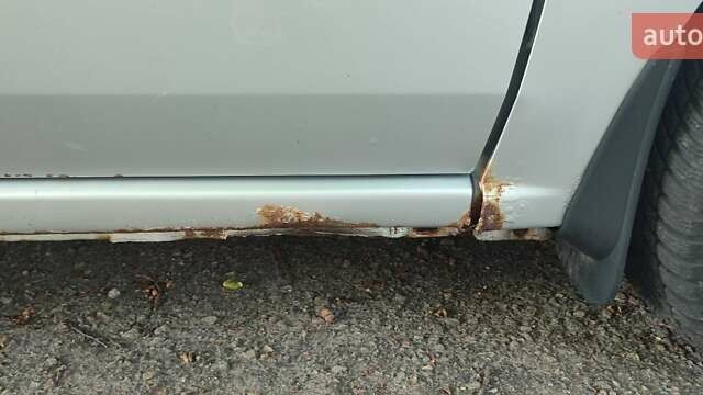 Сірий Дачія Logan, об'ємом двигуна 1.6 л та пробігом 325 тис. км за 3950 $, фото 23 на Automoto.ua