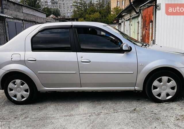 Дачія Logan 2008 у Дніпро (Дніпропетровську) на Automoto.ua Сірий Дачія Logan, об'ємом двигуна 1.6 л та пробігом 300 тис. км за 4600 $, фото 3 на Automoto.ua