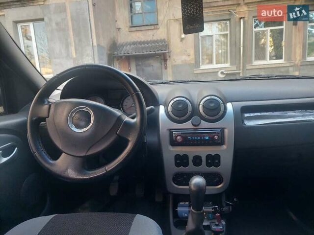 Дачия Логан 2008 в Днепре (Днепропетровске) на Automoto.ua Серый Дачия Логан, объемом двигателя 1.4 л и пробегом 450 тыс. км за 4000 $, фото 2 на Automoto.ua