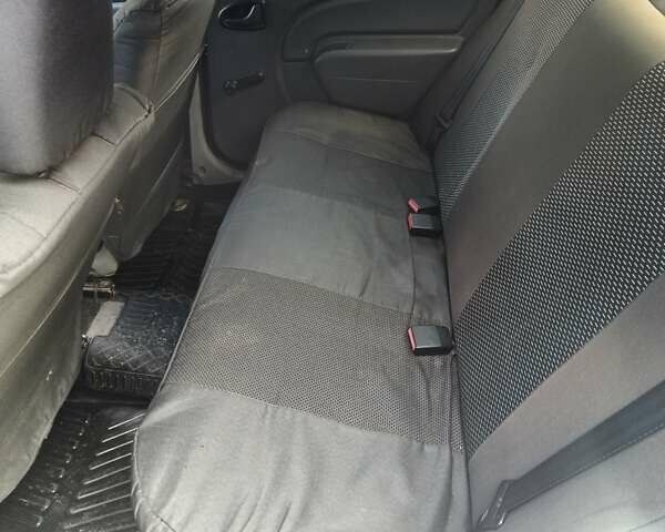 Серый Дачия Логан, объемом двигателя 1.39 л и пробегом 180 тыс. км за 4000 $, фото 1 на Automoto.ua