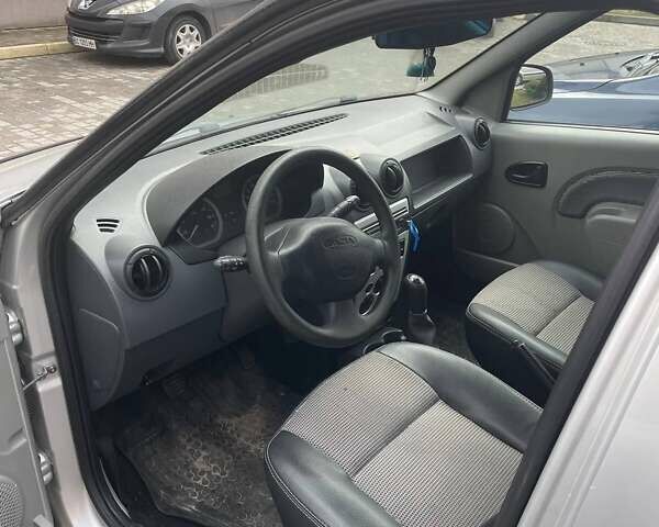 Сірий Дачія Logan, об'ємом двигуна 1.6 л та пробігом 259 тис. км за 3800 $, фото 5 на Automoto.ua