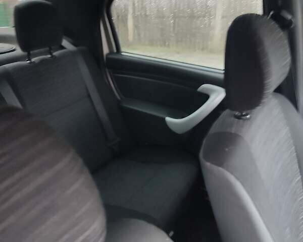 Серый Дачия Логан, объемом двигателя 1.4 л и пробегом 210 тыс. км за 2200 $, фото 1 на Automoto.ua