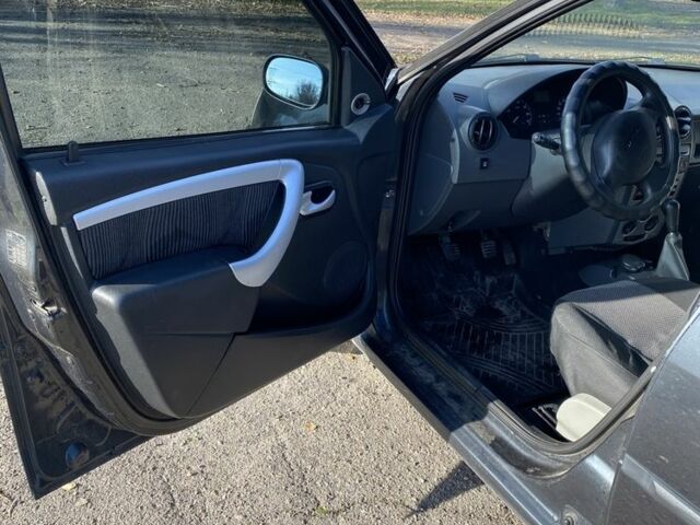 Серый Дачия Логан, объемом двигателя 1.4 л и пробегом 222 тыс. км за 3400 $, фото 4 на Automoto.ua