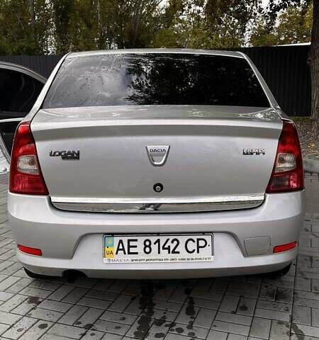 Дачія Logan 2008 у Дніпро (Дніпропетровську) на Automoto.ua Сірий Дачія Logan, об'ємом двигуна 1.6 л та пробігом 300 тис. км за 4600 $, фото 1 на Automoto.ua