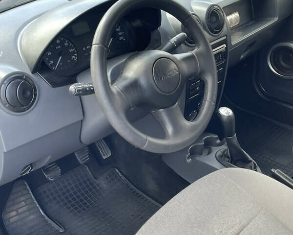 Сірий Дачія Logan, об'ємом двигуна 1.39 л та пробігом 225 тис. км за 3200 $, фото 5 на Automoto.ua