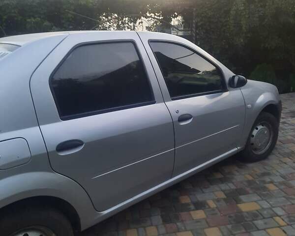 Серый Дачия Логан, объемом двигателя 1.4 л и пробегом 185 тыс. км за 4200 $, фото 1 на Automoto.ua