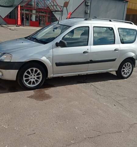 Дачія Logan 2008 у Житомирі на Automoto.ua Сірий Дачія Logan, об'ємом двигуна 1.6 л та пробігом 278 тис. км за 6000 $, фото 20 на Automoto.ua