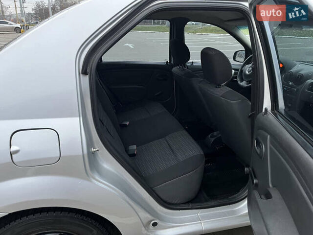 Сірий Дачія Logan, об'ємом двигуна 1.39 л та пробігом 241 тис. км за 3700 $, фото 13 на Automoto.ua
