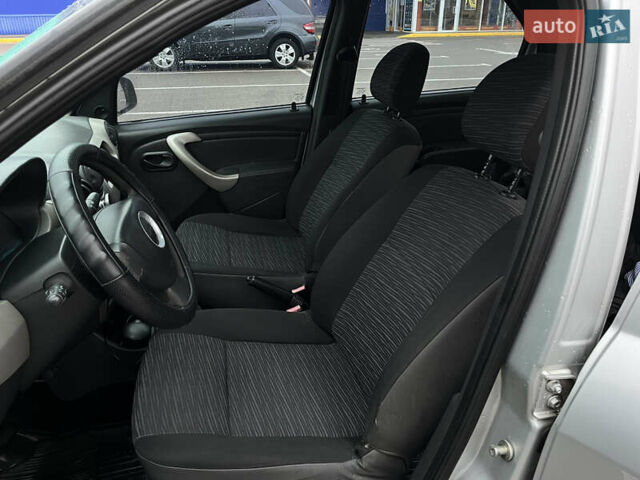 Сірий Дачія Logan, об'ємом двигуна 1.39 л та пробігом 241 тис. км за 3700 $, фото 8 на Automoto.ua