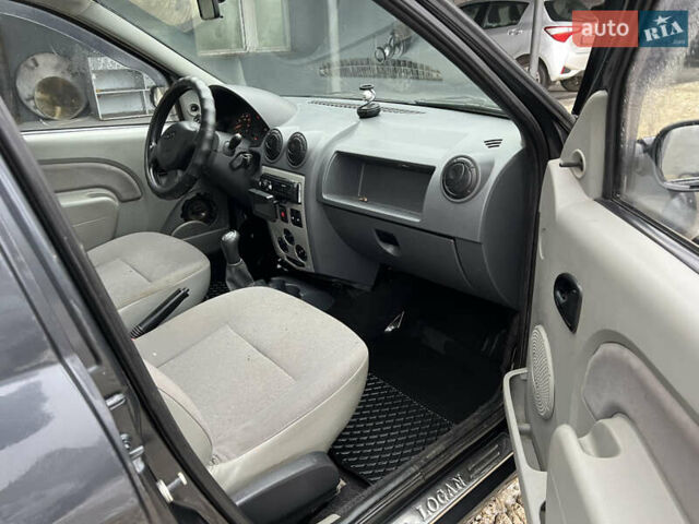 Серый Дачия Логан, объемом двигателя 1.39 л и пробегом 280 тыс. км за 1850 $, фото 8 на Automoto.ua