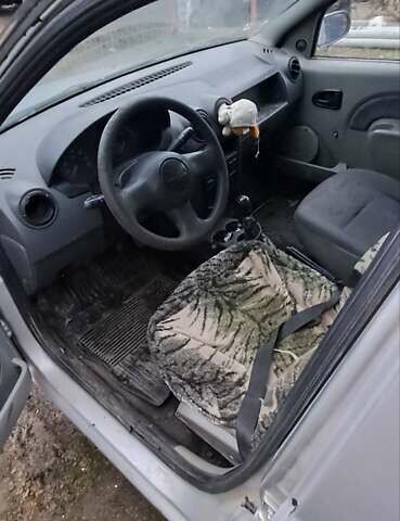 Серый Дачия Логан, объемом двигателя 1.4 л и пробегом 220 тыс. км за 850 $, фото 3 на Automoto.ua