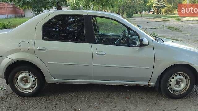 Сірий Дачія Logan, об'ємом двигуна 1.6 л та пробігом 325 тис. км за 3950 $, фото 3 на Automoto.ua