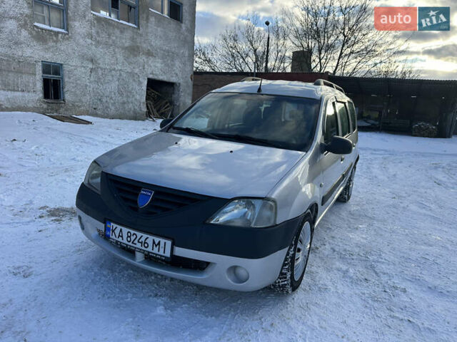 Серый Дачия Логан, объемом двигателя 1.6 л и пробегом 323 тыс. км за 3800 $, фото 2 на Automoto.ua