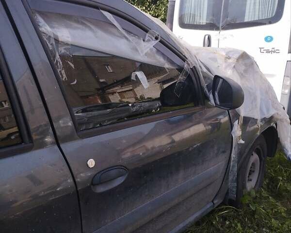 Сірий Дачія Logan, об'ємом двигуна 1.6 л та пробігом 278 тис. км за 1500 $, фото 7 на Automoto.ua