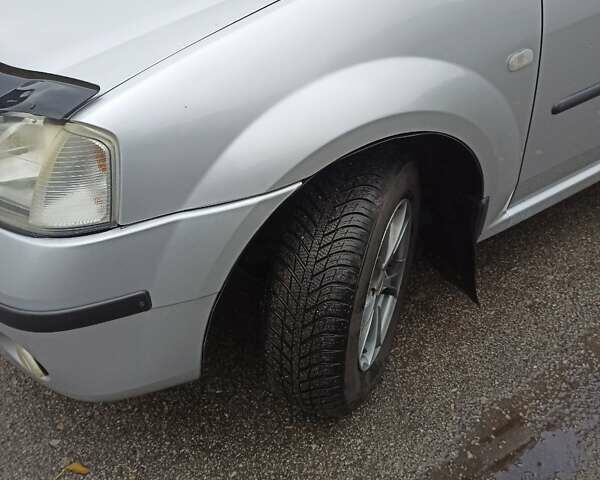 Серый Дачия Логан, объемом двигателя 1.6 л и пробегом 200 тыс. км за 5000 $, фото 26 на Automoto.ua