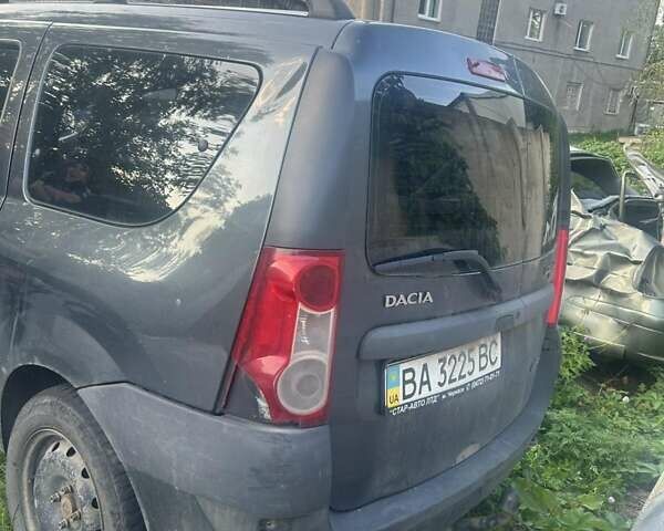 Сірий Дачія Logan, об'ємом двигуна 1.6 л та пробігом 278 тис. км за 1500 $, фото 2 на Automoto.ua
