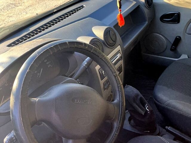 Серый Дачия Логан, объемом двигателя 1.4 л и пробегом 313 тыс. км за 2999 $, фото 4 на Automoto.ua