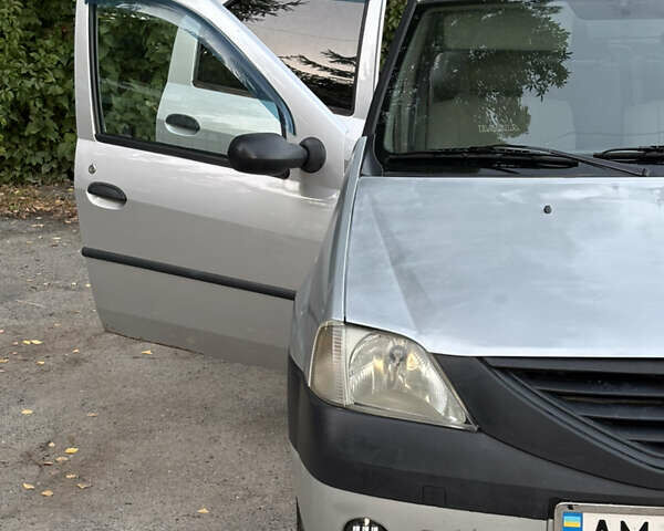 Сірий Дачія Logan, об'ємом двигуна 1.39 л та пробігом 321 тис. км за 2850 $, фото 8 на Automoto.ua