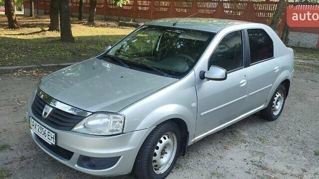 Сірий Дачія Logan, об'ємом двигуна 1.6 л та пробігом 325 тис. км за 3950 $, фото 1 на Automoto.ua
