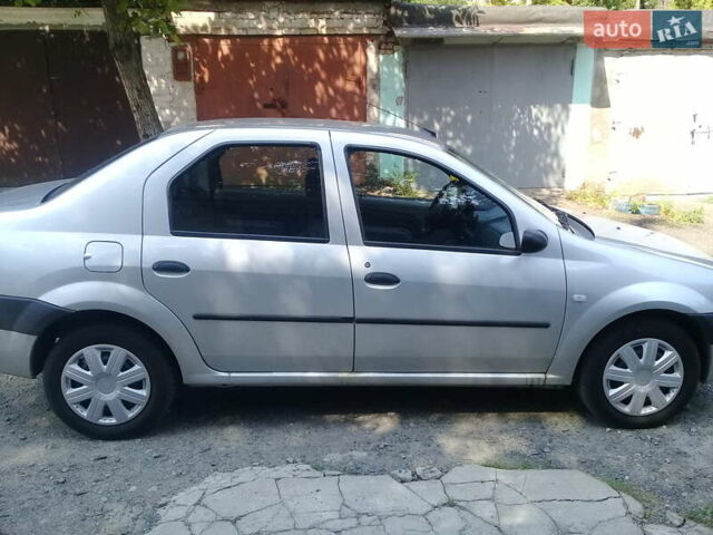Сірий Дачія Logan, об'ємом двигуна 1.4 л та пробігом 171 тис. км за 3800 $, фото 1 на Automoto.ua