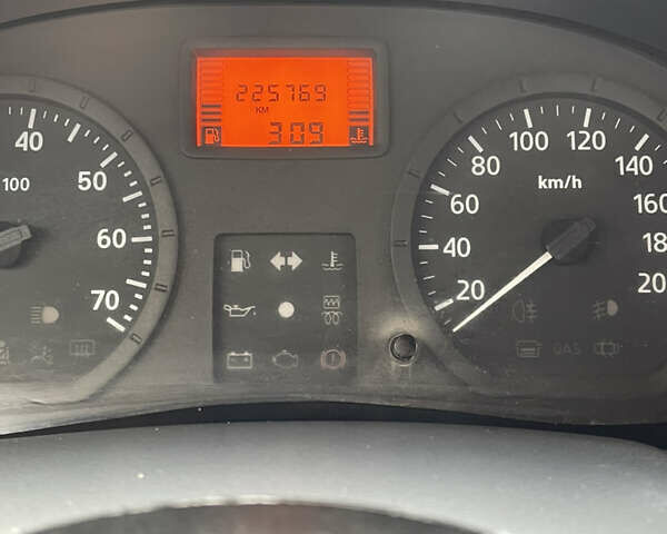 Сірий Дачія Logan, об'ємом двигуна 1.39 л та пробігом 225 тис. км за 3200 $, фото 7 на Automoto.ua