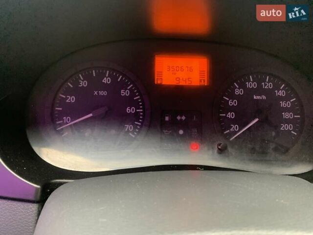 Сірий Дачія Logan, об'ємом двигуна 1.4 л та пробігом 350 тис. км за 3000 $, фото 9 на Automoto.ua
