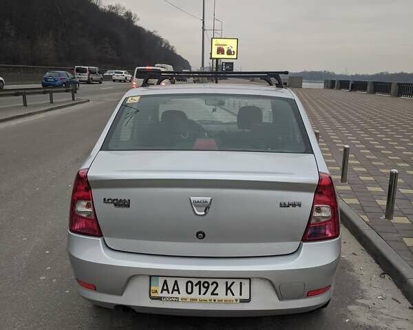 Серый Дачия Логан, объемом двигателя 1.4 л и пробегом 46 тыс. км за 6200 $, фото 2 на Automoto.ua