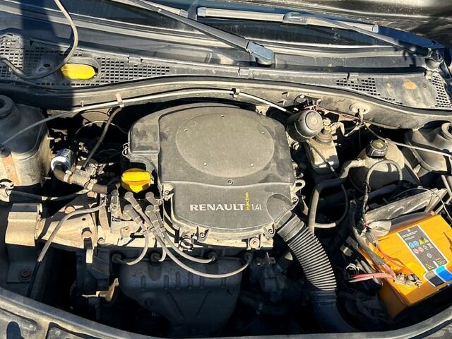 Серый Дачия Логан, объемом двигателя 1.4 л и пробегом 313 тыс. км за 2999 $, фото 5 на Automoto.ua