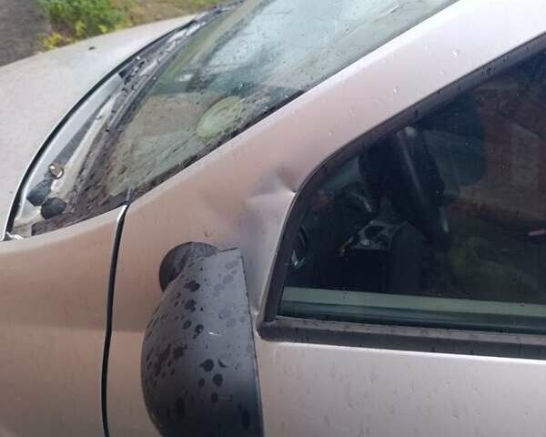 Серый Дачия Логан, объемом двигателя 1.6 л и пробегом 200 тыс. км за 2250 $, фото 5 на Automoto.ua