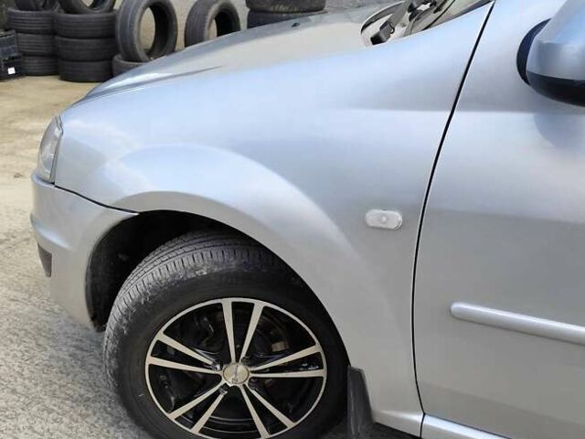 Серый Дачия Логан, объемом двигателя 1.6 л и пробегом 186 тыс. км за 5000 $, фото 14 на Automoto.ua