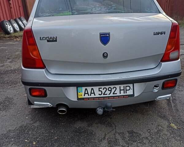 Серый Дачия Логан, объемом двигателя 1.6 л и пробегом 200 тыс. км за 5000 $, фото 11 на Automoto.ua