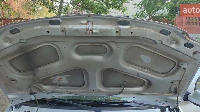 Сірий Дачія Logan, об'ємом двигуна 1.6 л та пробігом 325 тис. км за 3950 $, фото 22 на Automoto.ua