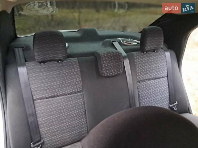 Серый Дачия Логан, объемом двигателя 1.6 л и пробегом 231 тыс. км за 4100 $, фото 25 на Automoto.ua