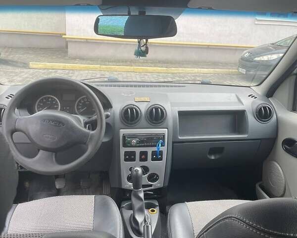 Сірий Дачія Logan, об'ємом двигуна 1.6 л та пробігом 259 тис. км за 3800 $, фото 2 на Automoto.ua