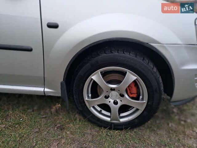 Серый Дачия Логан, объемом двигателя 1.6 л и пробегом 231 тыс. км за 4100 $, фото 32 на Automoto.ua