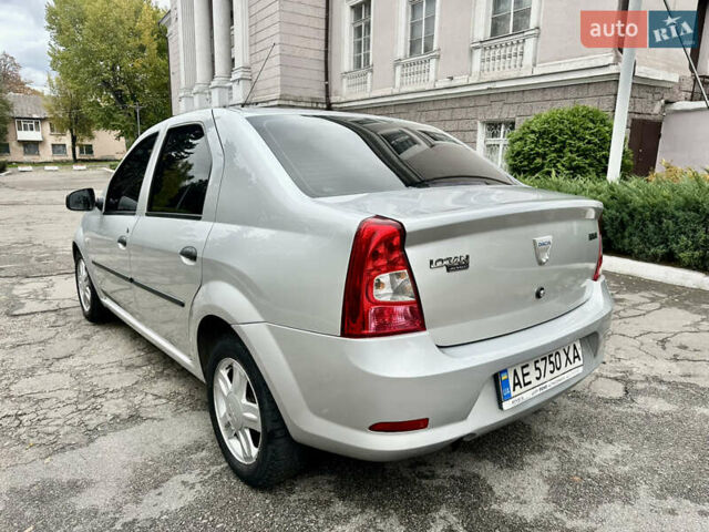 Дачия Логан 2008 в Каменское - Днепродзержинск на Automoto.ua Серый Дачия Логан, объемом двигателя 1.39 л и пробегом 165 тыс. км за 4600 $, фото 2 на Automoto.ua