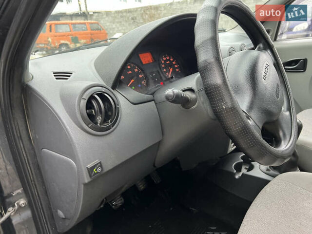 Серый Дачия Логан, объемом двигателя 1.39 л и пробегом 280 тыс. км за 1850 $, фото 11 на Automoto.ua