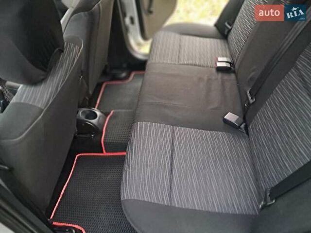 Серый Дачия Логан, объемом двигателя 1.6 л и пробегом 231 тыс. км за 4100 $, фото 30 на Automoto.ua