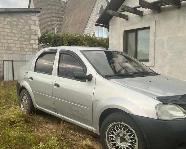 Серый Дачия Логан, объемом двигателя 1.6 л и пробегом 300 тыс. км за 2200 $, фото 2 на Automoto.ua