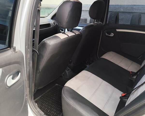 Серый Дачия Логан, объемом двигателя 1.6 л и пробегом 186 тыс. км за 5000 $, фото 2 на Automoto.ua