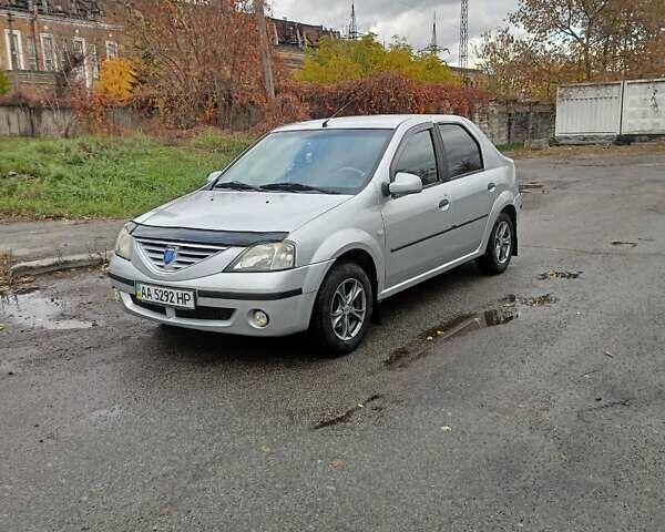 Серый Дачия Логан, объемом двигателя 1.6 л и пробегом 200 тыс. км за 5000 $, фото 22 на Automoto.ua