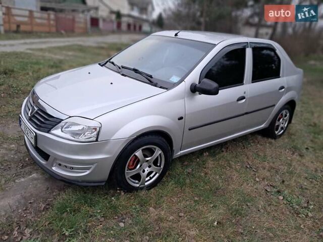 Серый Дачия Логан, объемом двигателя 1.6 л и пробегом 231 тыс. км за 4100 $, фото 2 на Automoto.ua