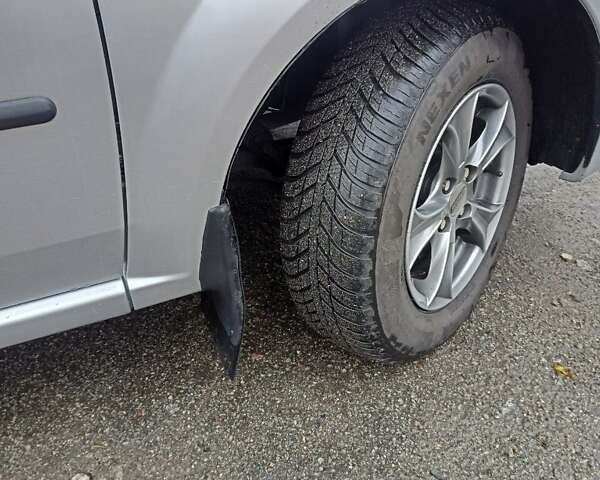 Серый Дачия Логан, объемом двигателя 1.6 л и пробегом 200 тыс. км за 5000 $, фото 21 на Automoto.ua