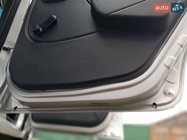 Серый Дачия Логан, объемом двигателя 1.6 л и пробегом 231 тыс. км за 4100 $, фото 28 на Automoto.ua