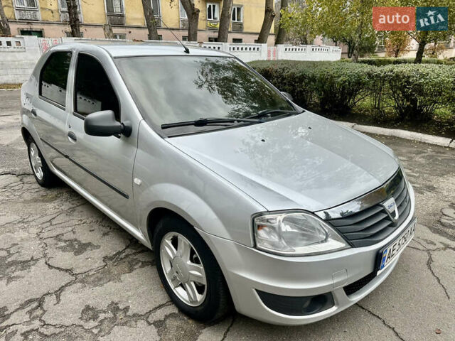 Дачия Логан 2008 в Каменское - Днепродзержинск на Automoto.ua Серый Дачия Логан, объемом двигателя 1.39 л и пробегом 165 тыс. км за 4600 $, фото 9 на Automoto.ua