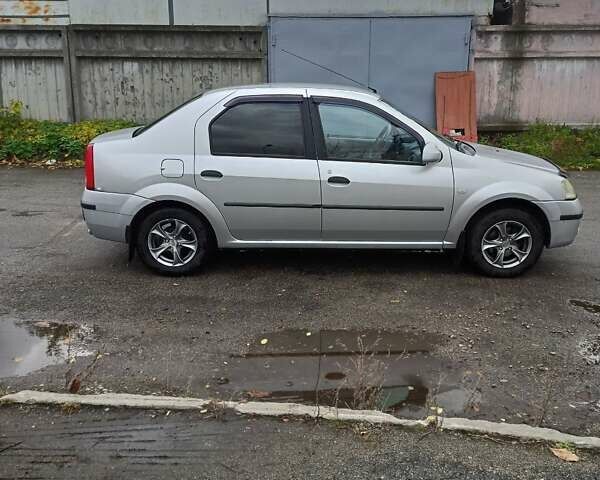 Серый Дачия Логан, объемом двигателя 1.6 л и пробегом 200 тыс. км за 5000 $, фото 23 на Automoto.ua