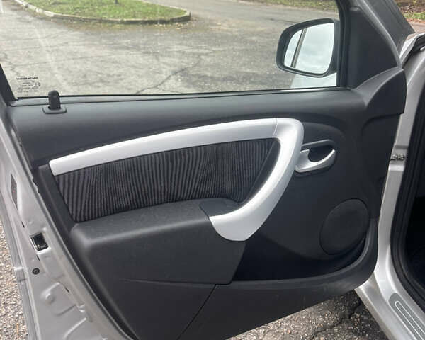 Сірий Дачія Logan, об'ємом двигуна 1.6 л та пробігом 130 тис. км за 6800 $, фото 12 на Automoto.ua